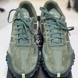 Figs New Balance Xc72 size 9 in Bonsai